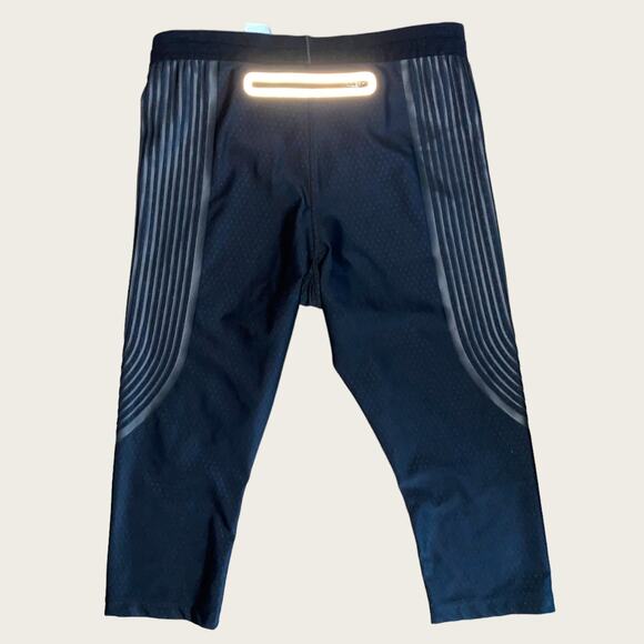 NWOT $115 Nike Power Speed Running Dry Fit Capri Size Medium - Picture 1 of 13